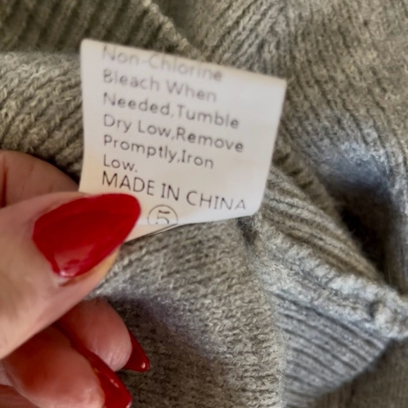 SHEIN Women's Two-Tone Sweater - Picture 8 of 9